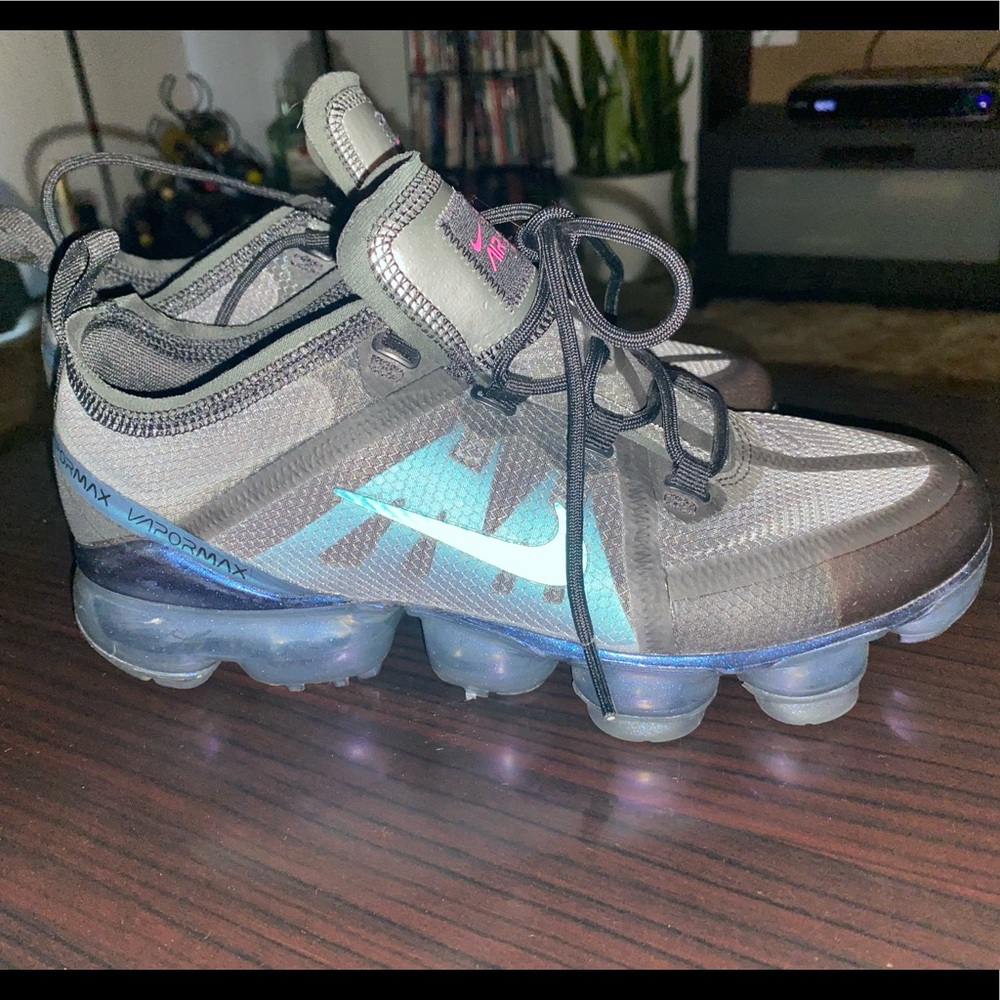 Nike vapor Maxx basically new!!